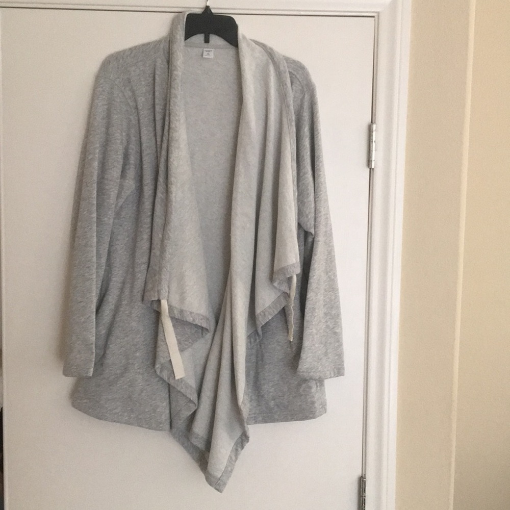 Workout sweaters x2